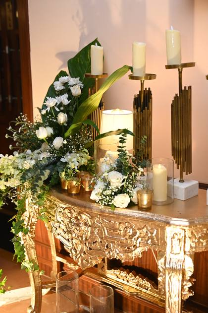 Floral detail and Tablescape — wedding decor — Radisson Blu